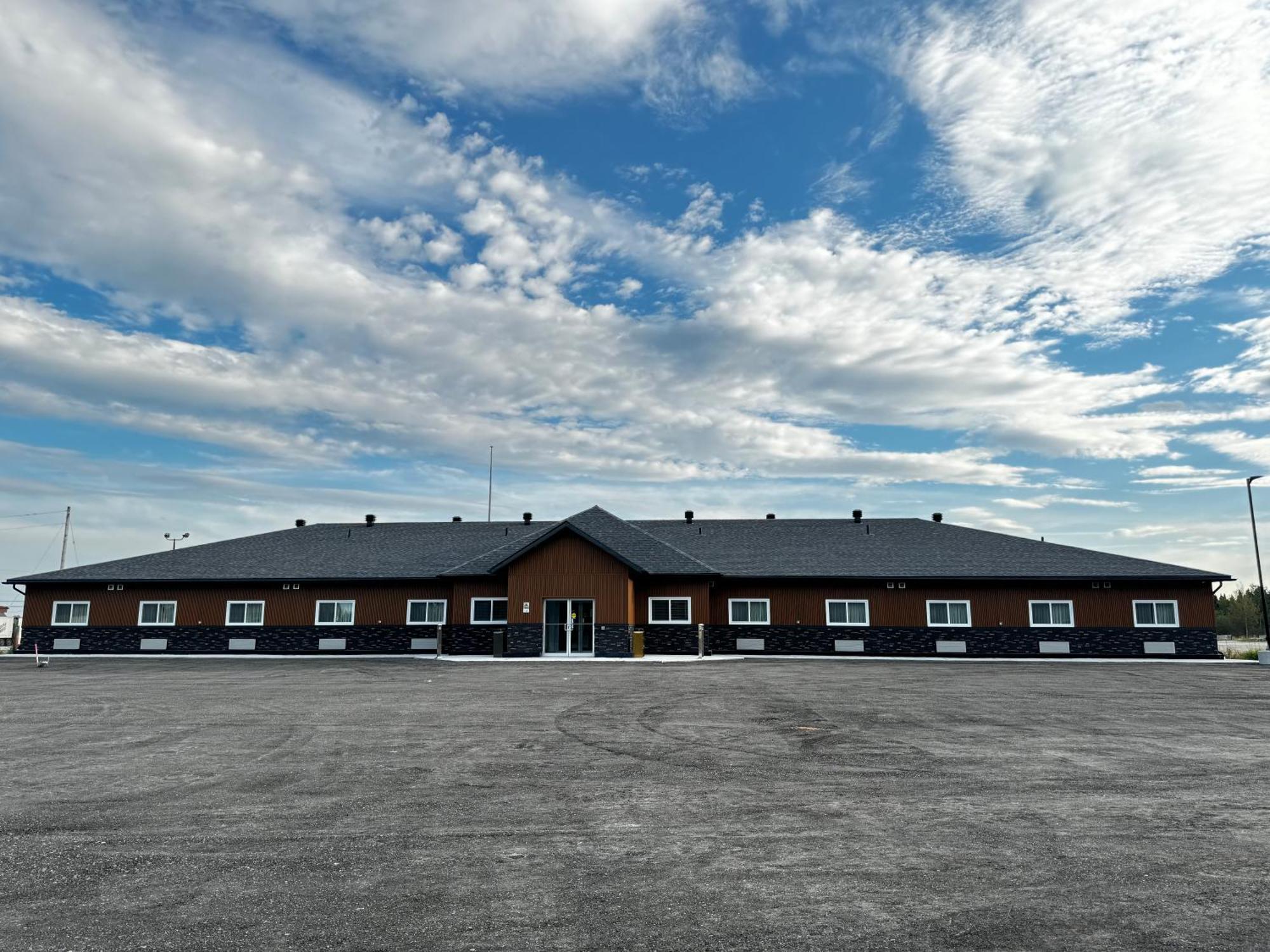 Travelodge By Wyndham Cochrane Kültér fotó