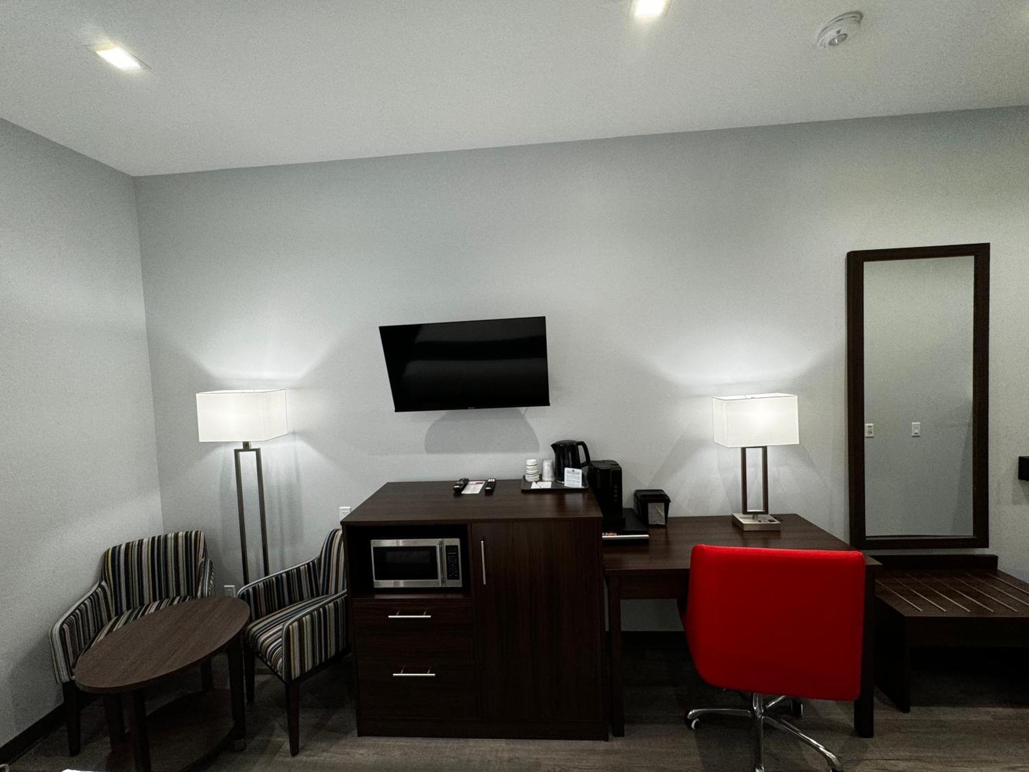 Travelodge By Wyndham Cochrane Kültér fotó