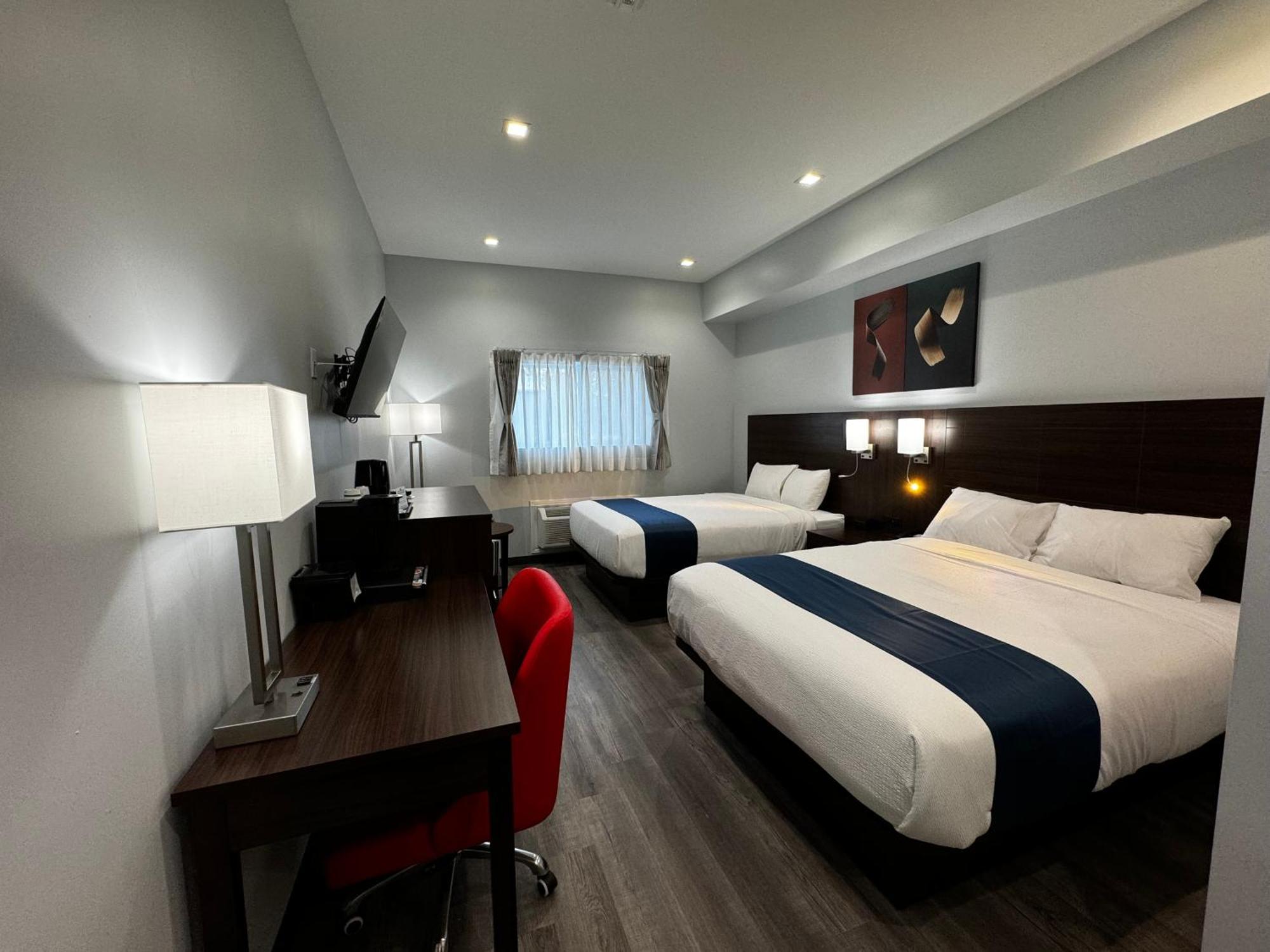Travelodge By Wyndham Cochrane Kültér fotó