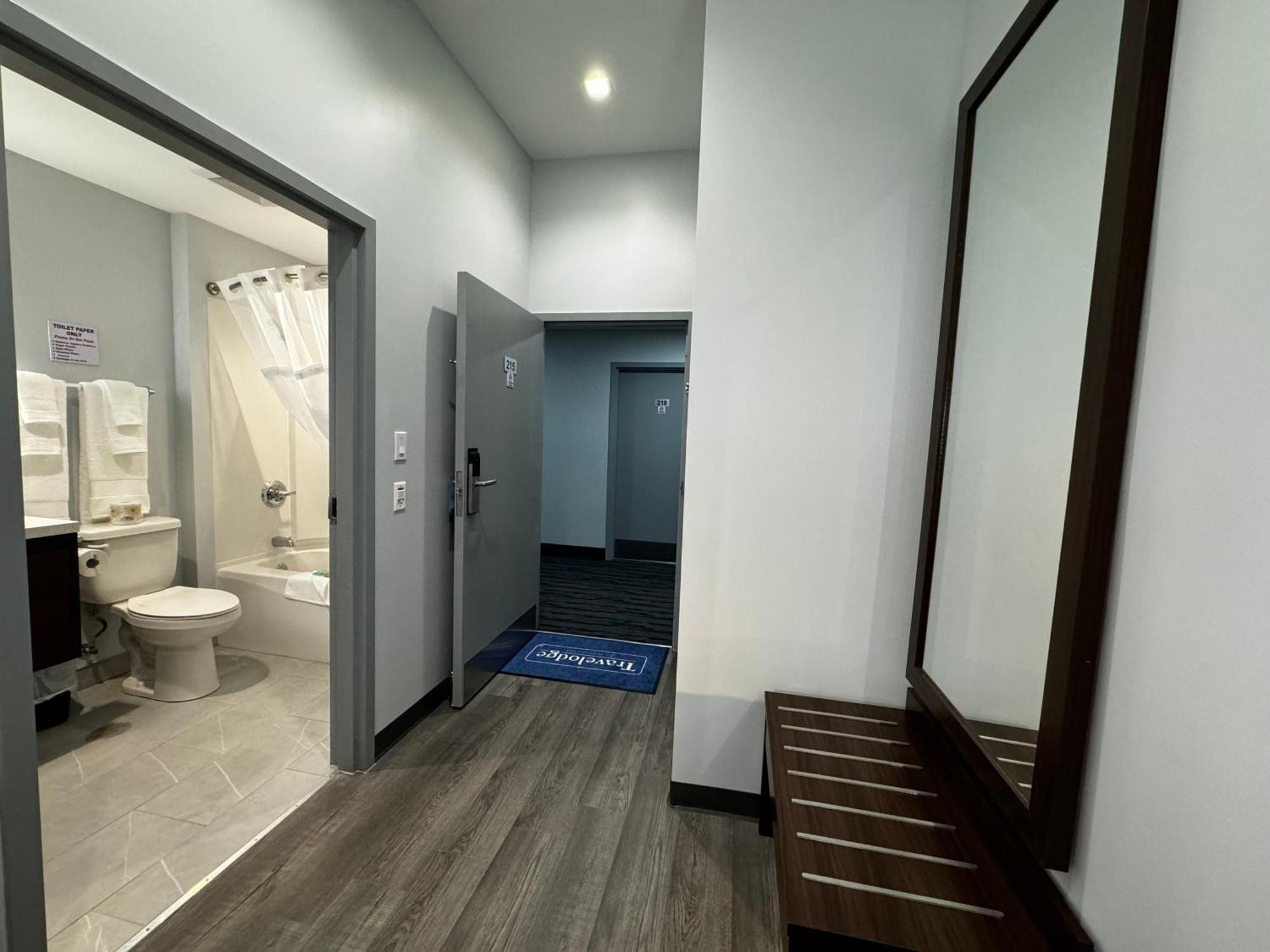 Travelodge By Wyndham Cochrane Kültér fotó