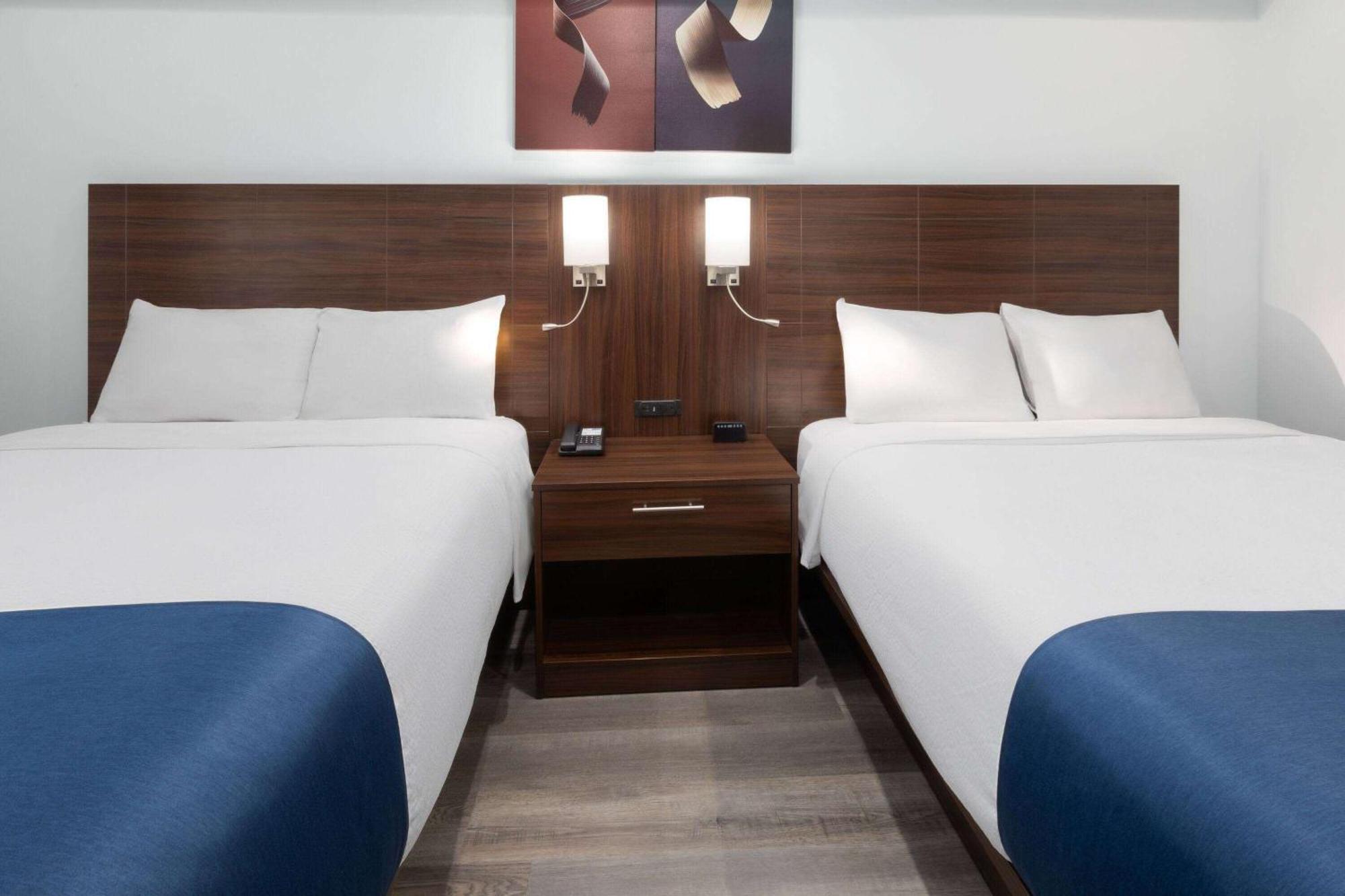 Travelodge By Wyndham Cochrane Kültér fotó