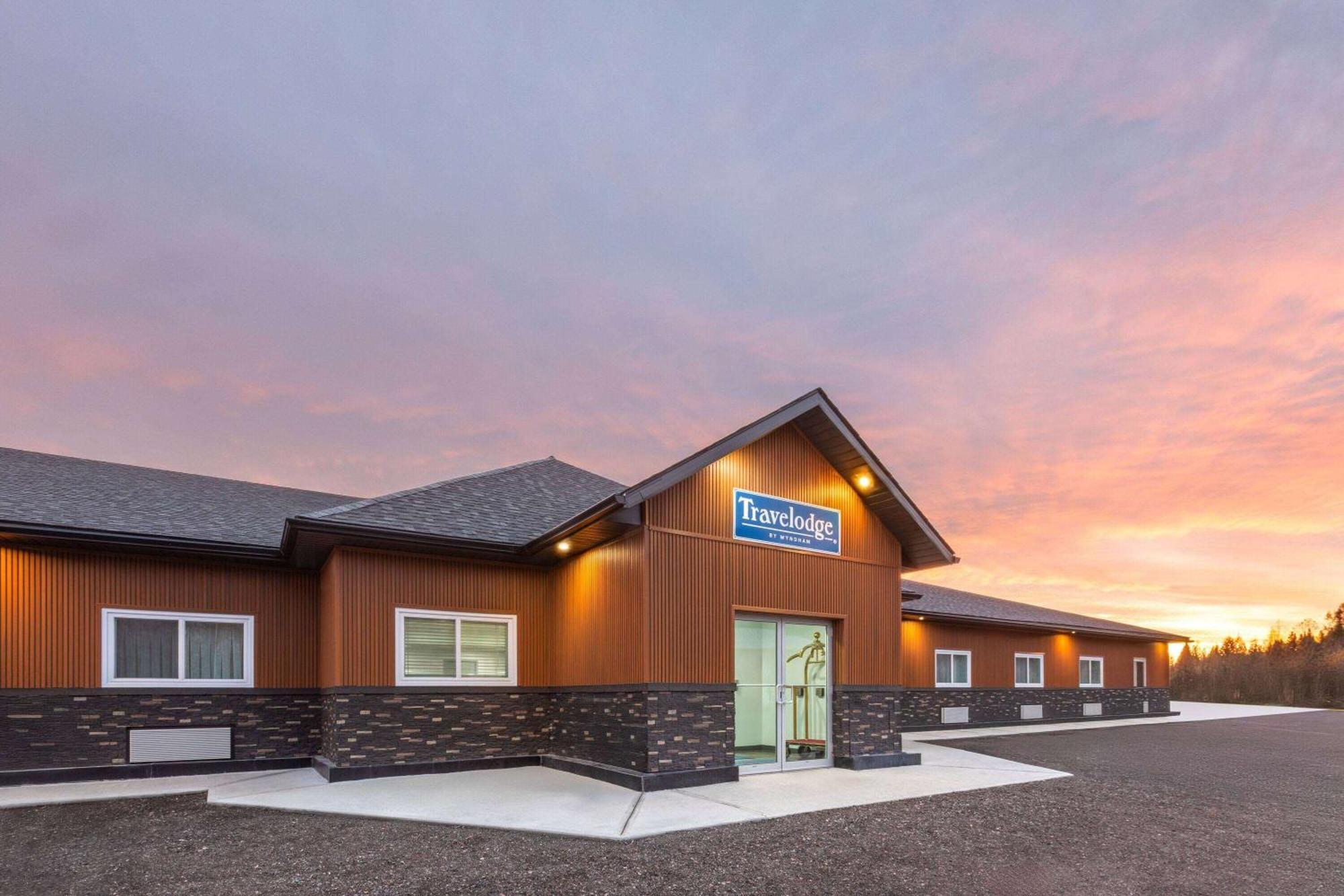 Travelodge By Wyndham Cochrane Kültér fotó